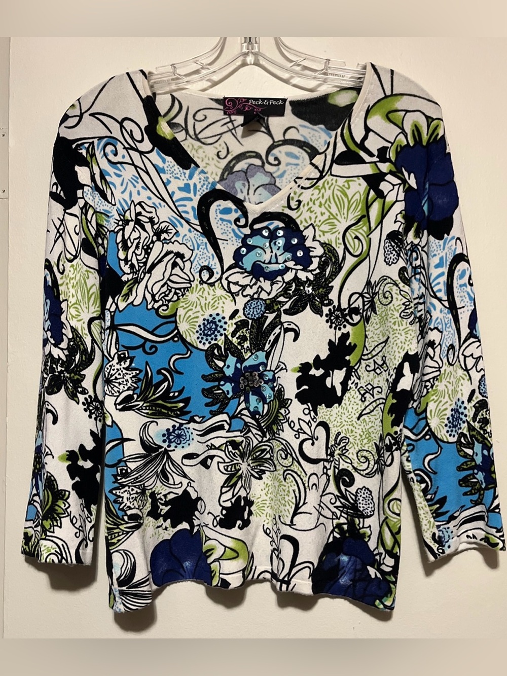 Peck & Peck Black, White, Blue Floral Beaded V-Neck 3/4 Sleeve Top